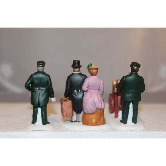 Dept 56 Heritage Village - Holiday Travelers - Picture 3 of 7